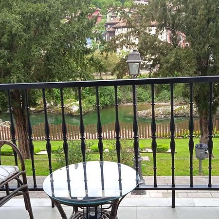 Apartamento Con Terraza Al Puente Romano กังกัส เด โอนิส ภายนอก รูปภาพ