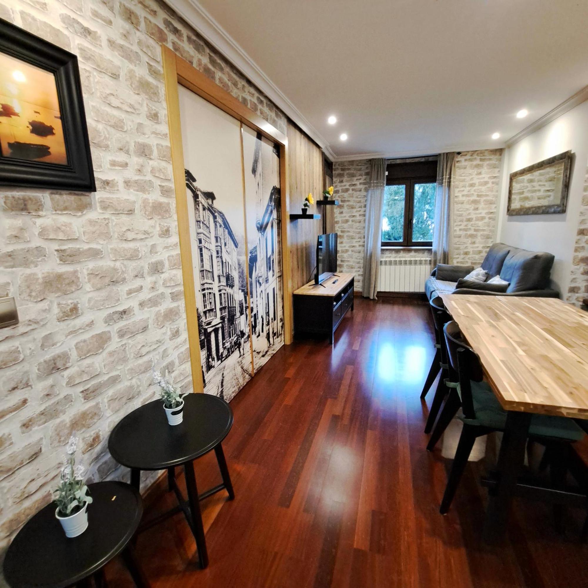 Apartamento Con Terraza Al Puente Romano กังกัส เด โอนิส ภายนอก รูปภาพ