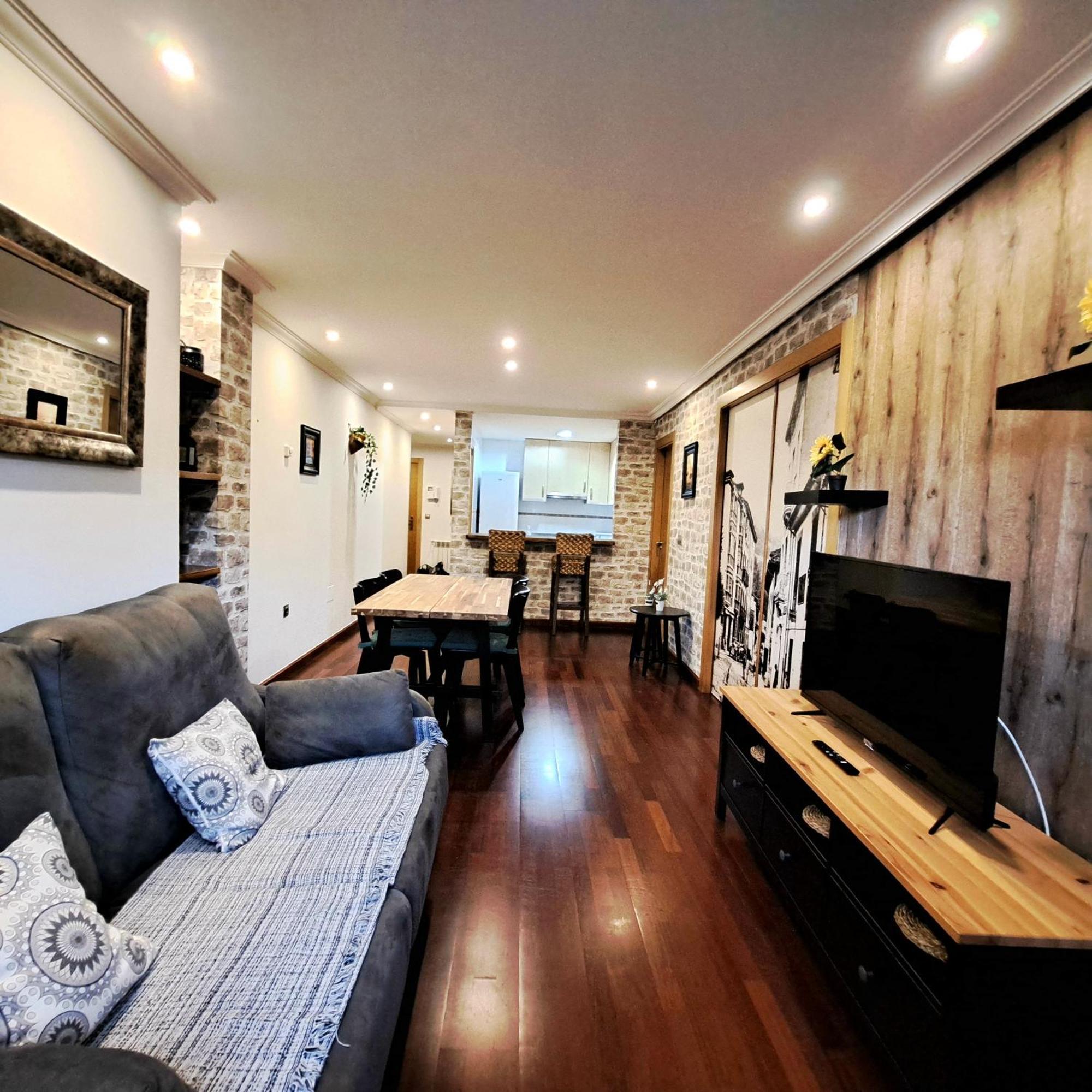 Apartamento Con Terraza Al Puente Romano กังกัส เด โอนิส ภายนอก รูปภาพ