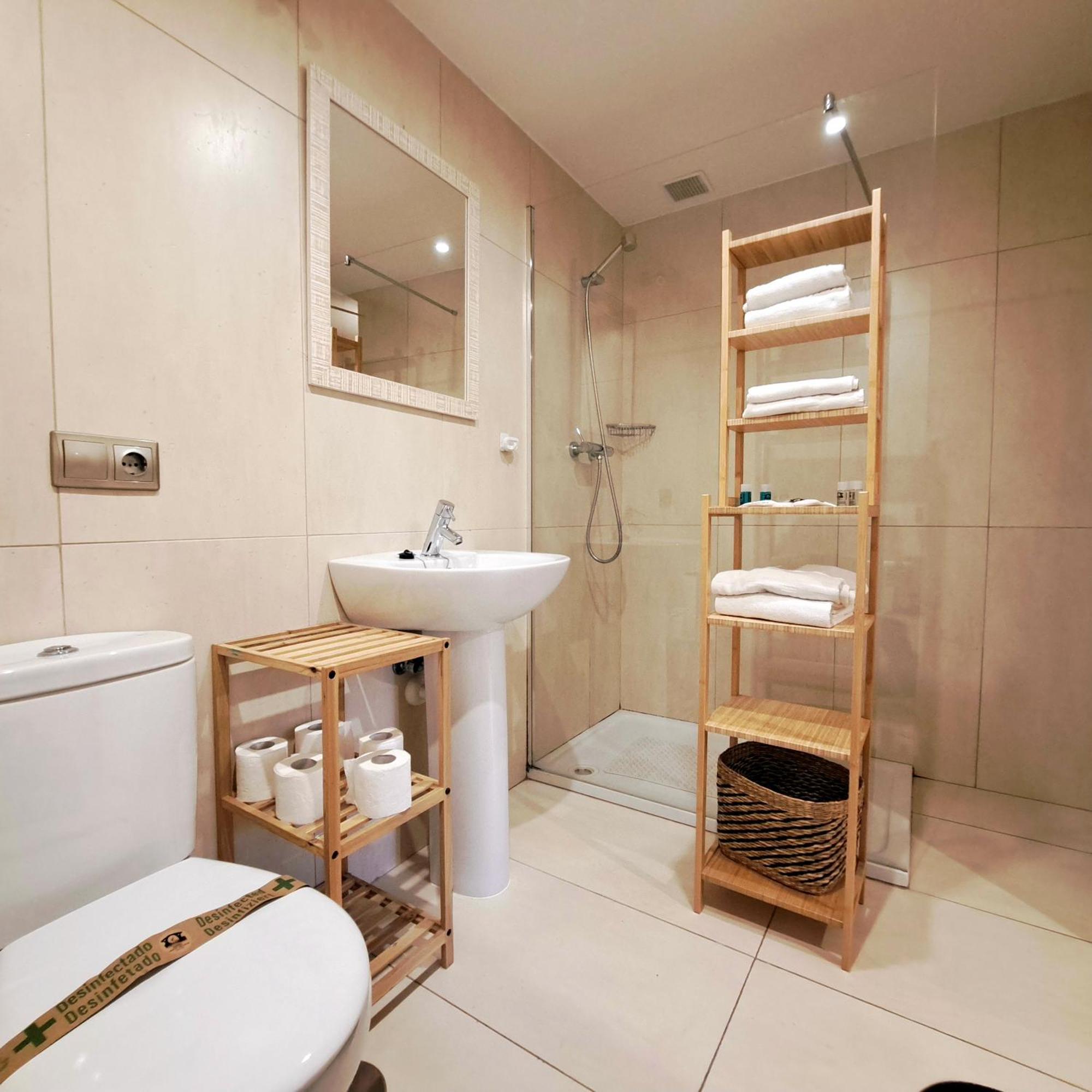 Apartamento Con Terraza Al Puente Romano กังกัส เด โอนิส ภายนอก รูปภาพ