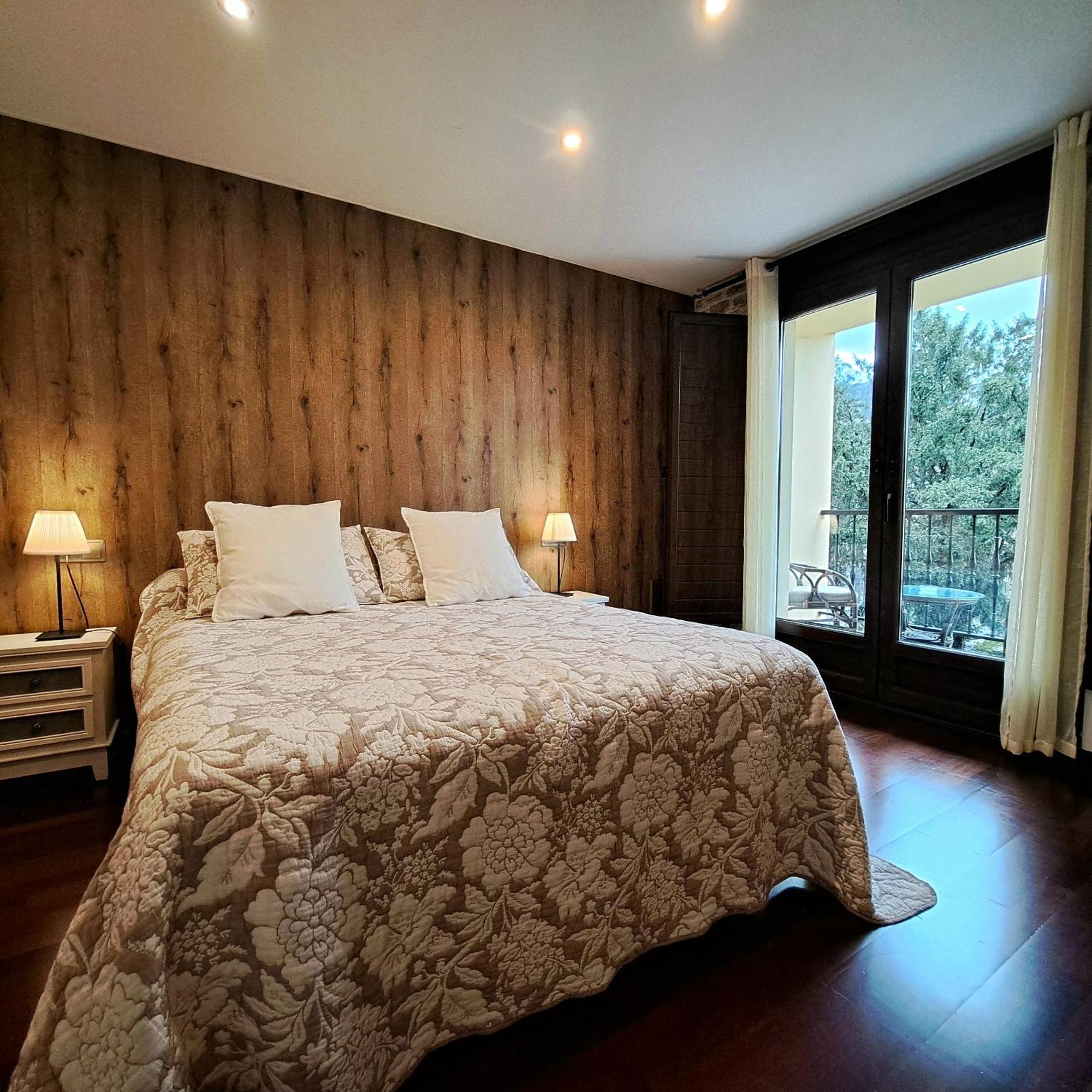 Apartamento Con Terraza Al Puente Romano กังกัส เด โอนิส ภายนอก รูปภาพ
